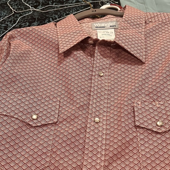 Wrangler Wrancher button down shirt, 2Xl T, very nice - Picture 10 of 10